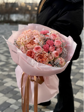 Букет “Blush Pink”